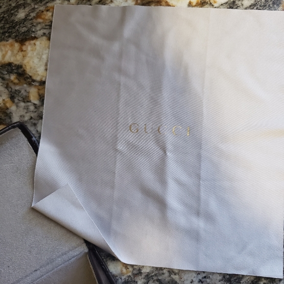 Gucci Sunglasses - Picture 4 of 7